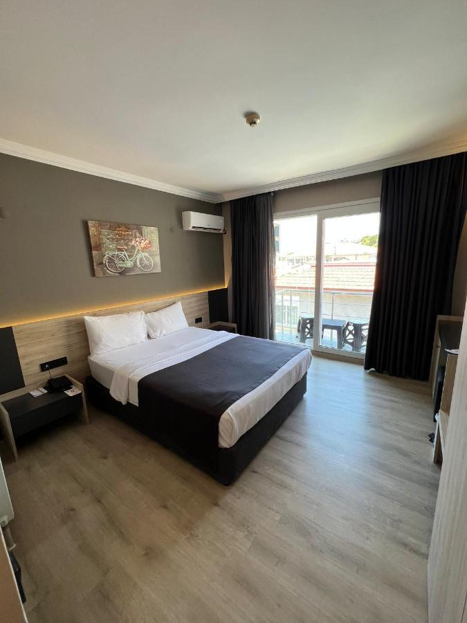 Grand Faik Hotel Çeşme Eksteriør bilde