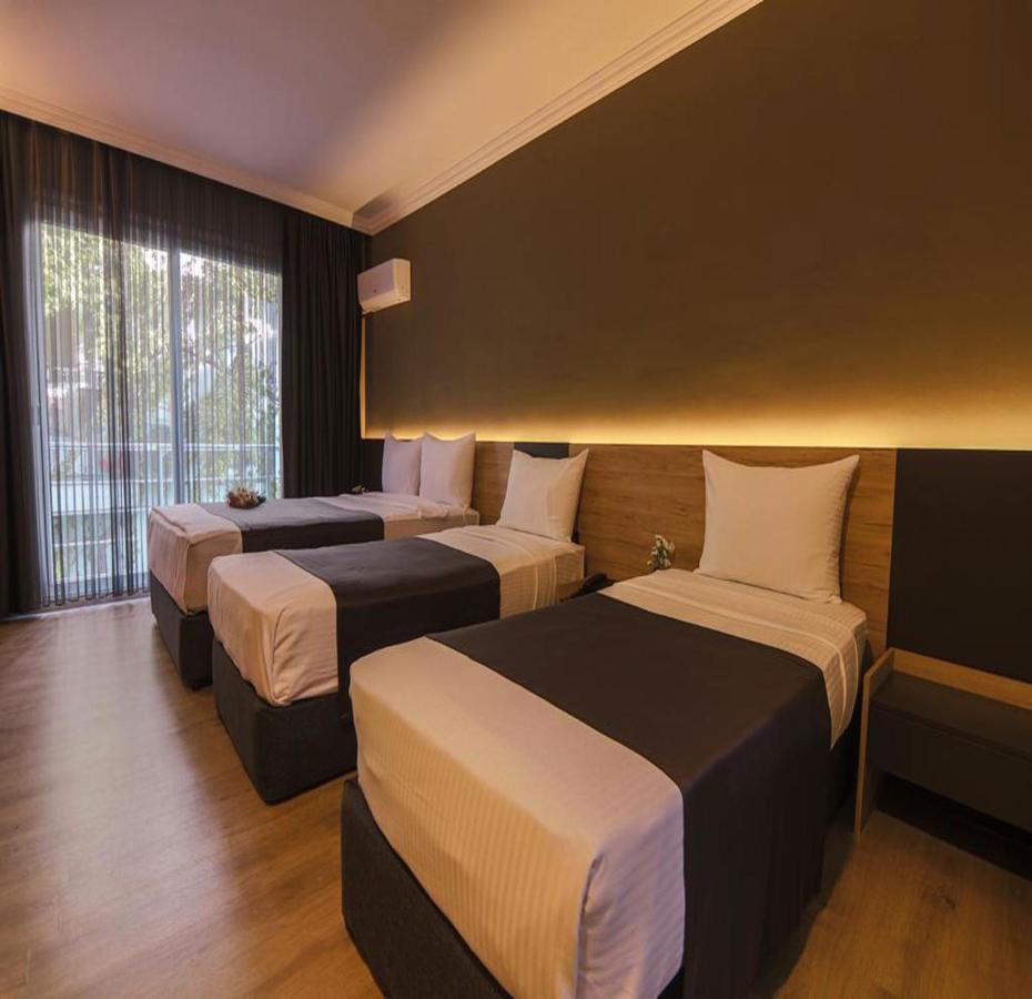 Grand Faik Hotel Çeşme Eksteriør bilde