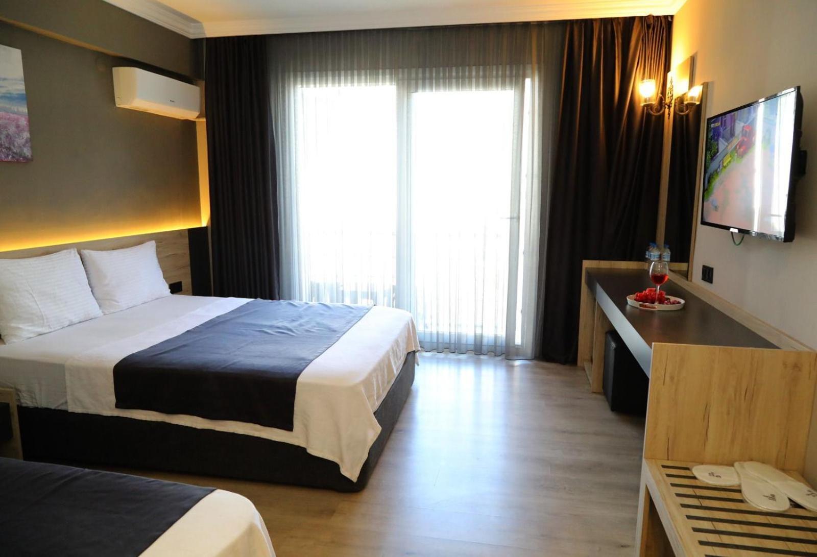 Grand Faik Hotel Çeşme Eksteriør bilde