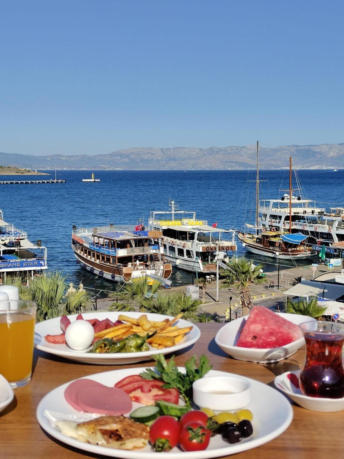 Grand Faik Hotel Çeşme Eksteriør bilde