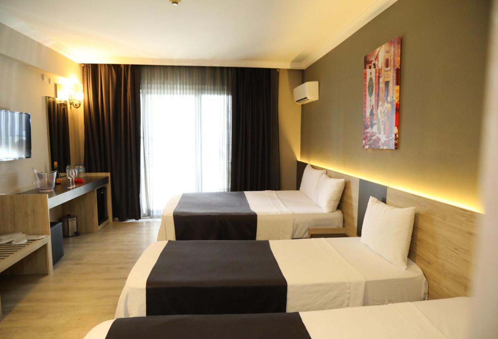 Grand Faik Hotel Çeşme Eksteriør bilde
