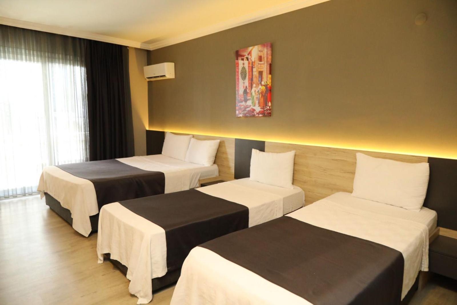 Grand Faik Hotel Çeşme Eksteriør bilde